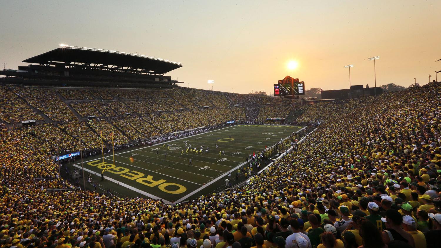 Live fan chat: Arizona Wildcats (7-3, 5-2) at Oregon Ducks (5-5, 2-5)